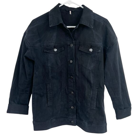 Free People Black Denim Trucker Jacket‎ Washed size XS Women Jean Oversized - Picture 1 of 7